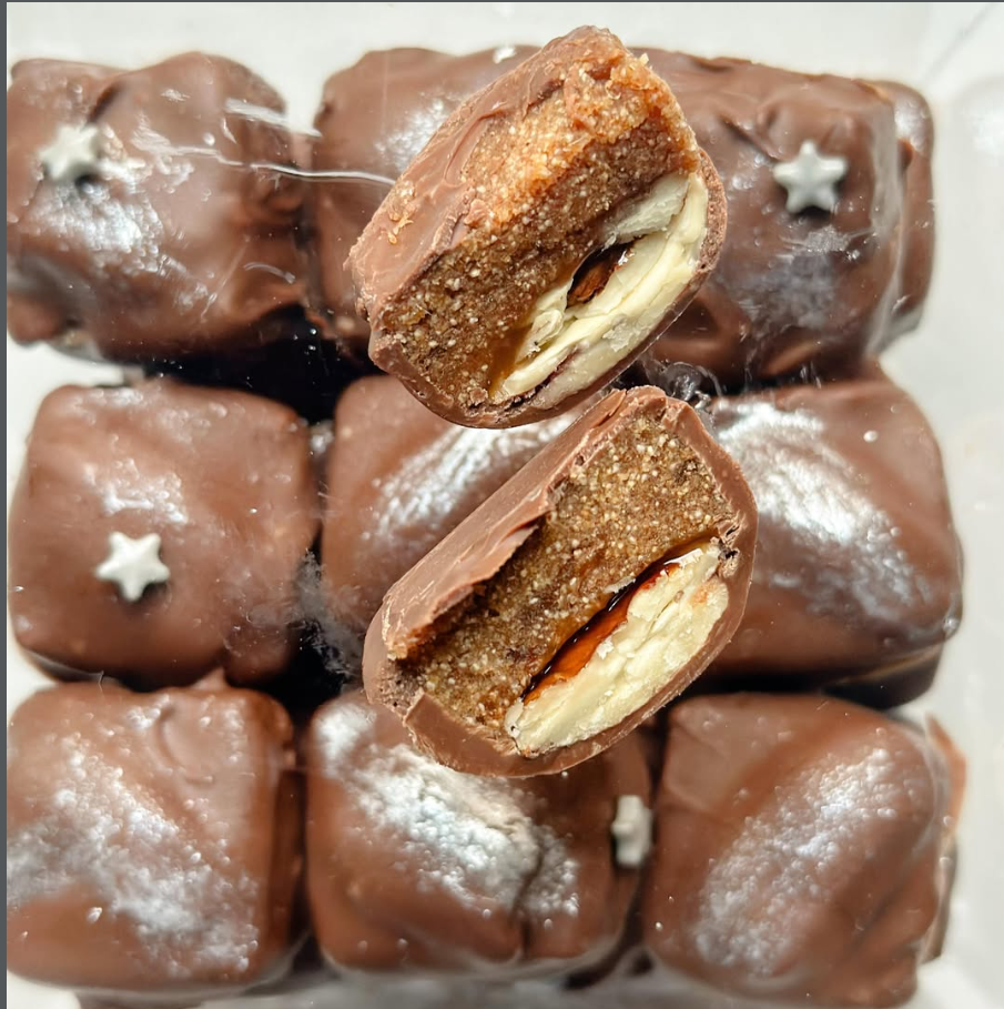 مكعبات التمر الملكي